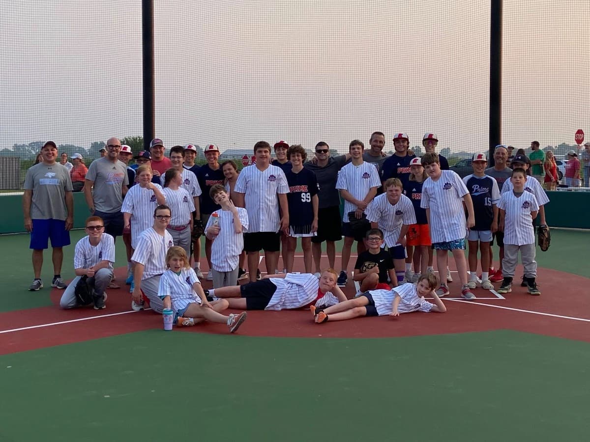 Elkhorn Top Dogs softball team photo from 2025